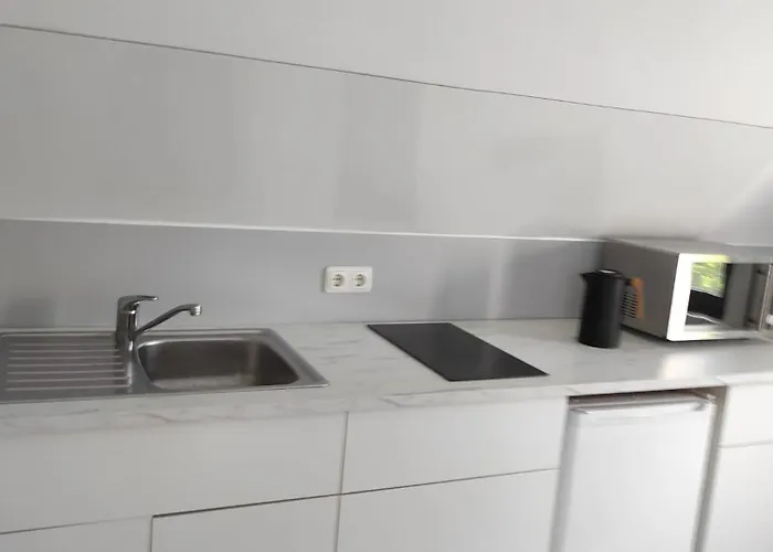 Lejlighed Schoen Und Gut In Refrath Bei Koeln *